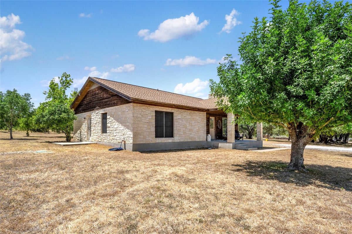 Kitchen at 120 Craigen Rd - Manlove, Liberty Hill, TX