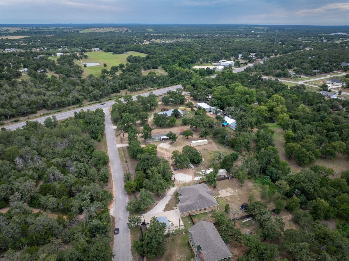 Primary bedroom at 120 Leisure Ln - Rolling Oaks, Cedar Creek, TX