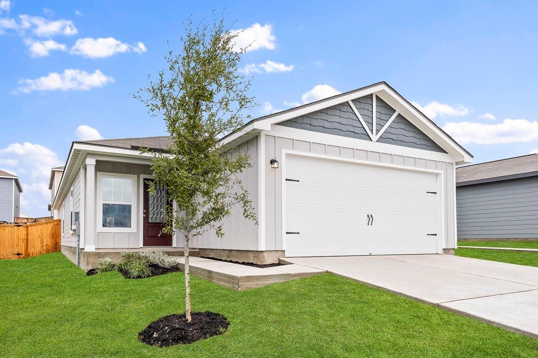 120 Morrison DR - front exterior - Luxury home in Cool Water Ph 2, Jarrell, TX