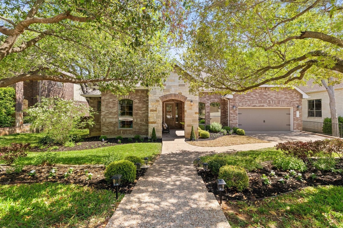 View 120 N Saddle Ridge Dr in Ranch At Brushy Creek 120 N Saddle Ridge Dr - property photo 1 - Luxury home in Ranch At Brushy Creek, Cedar Park, TX