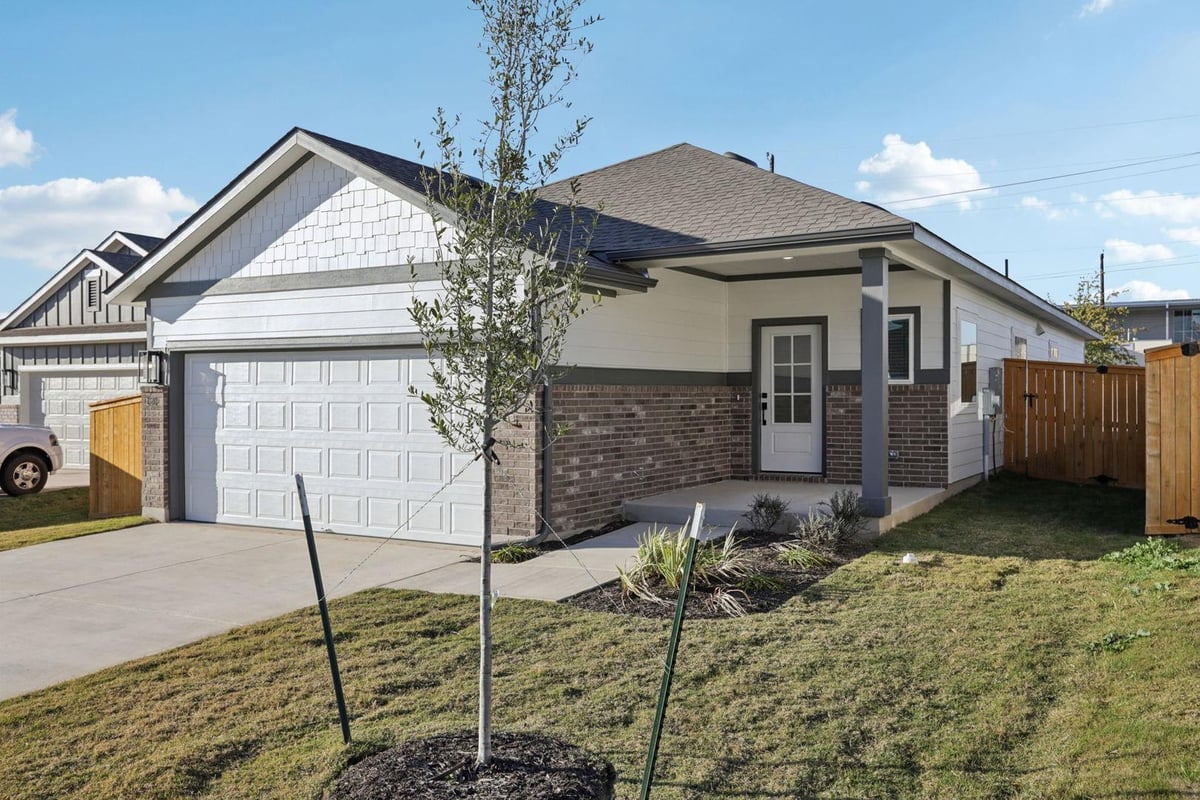 View 120 Outlaw Dr in Sonterra 120 Outlaw Dr - front exterior - Luxury home in Sonterra, Jarrell, TX