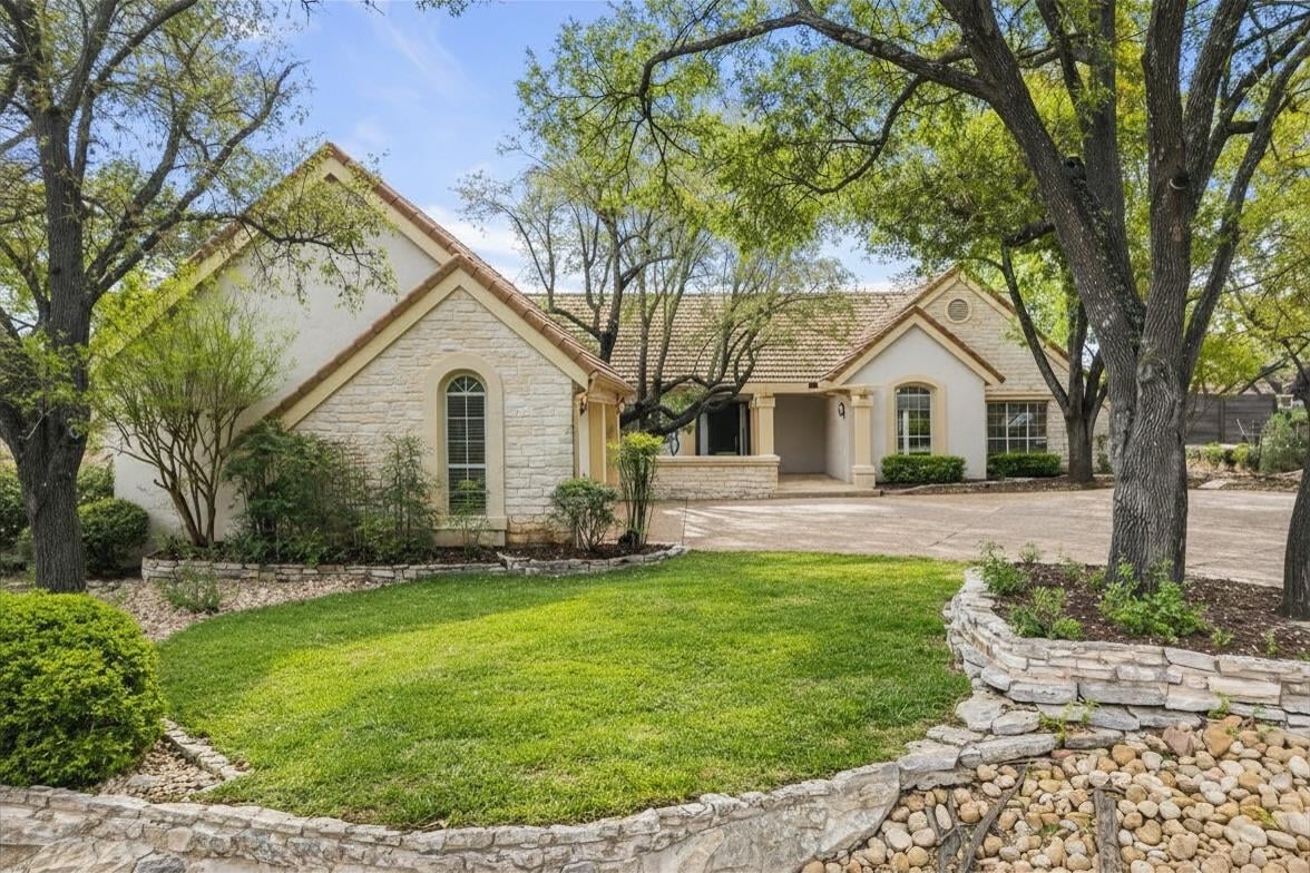 View 120 Royal Oak Ln in Lakeway 120 Royal Oak Ln - property photo 1 - Luxury home in Lakeway, Lakeway, TX