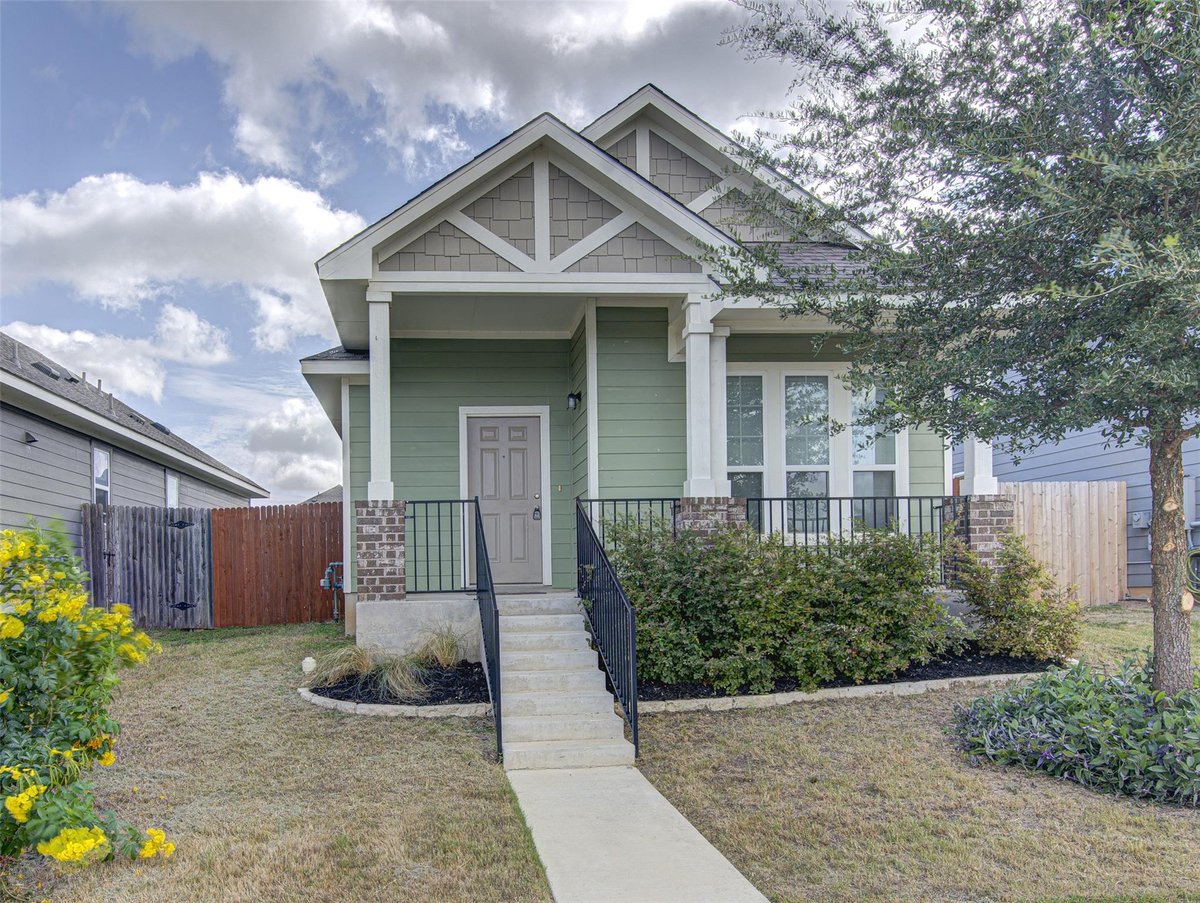 View 120 Witchhazel WAY in Blanco Vista 120 Witchhazel WAY - front exterior - Luxury home in Blanco Vista, San Marcos, TX