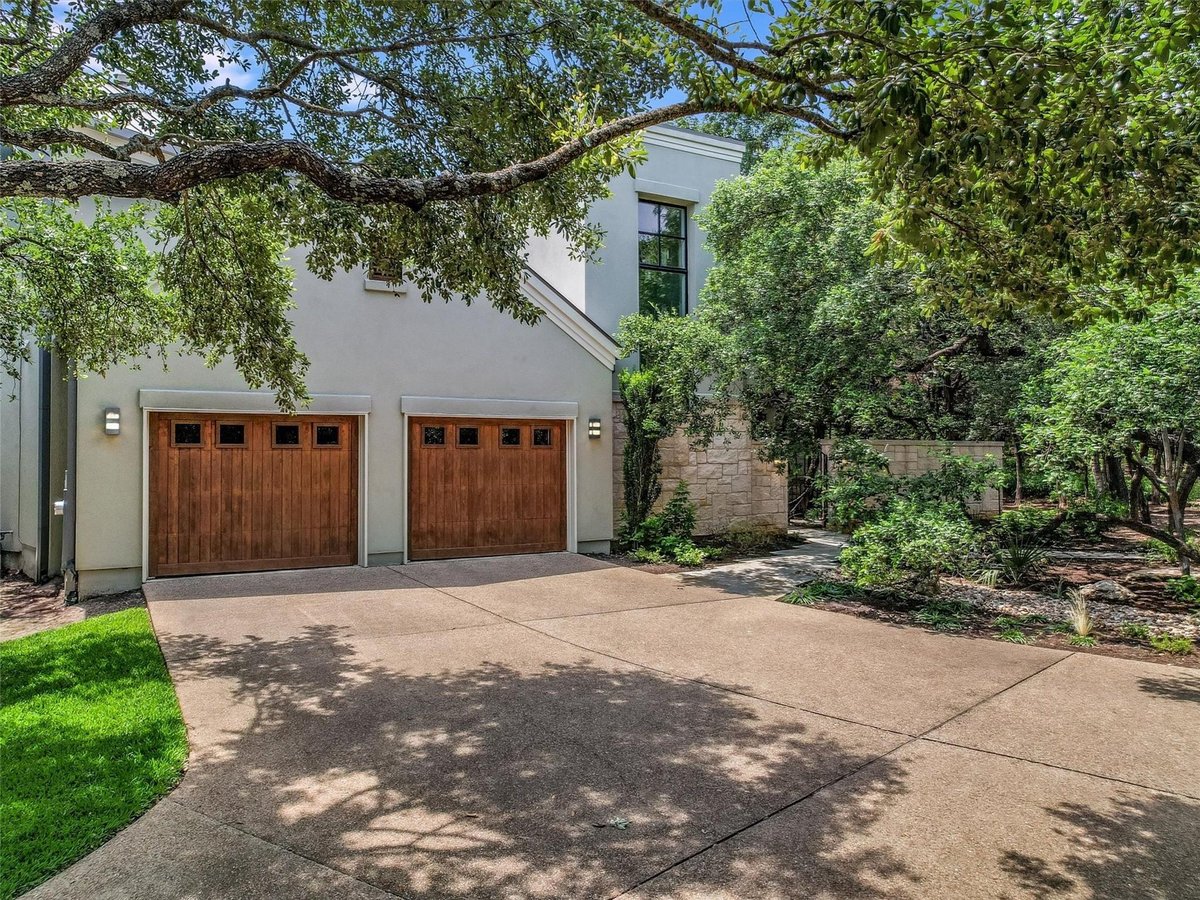 View 1200 Barton Creek BLVD Unit #1 in Watersmark At Barton Creek Con 1200 Barton Creek BLVD Unit #1 - property photo 1 - Luxury home in Watersmark At Barton Creek Con, Austin, TX