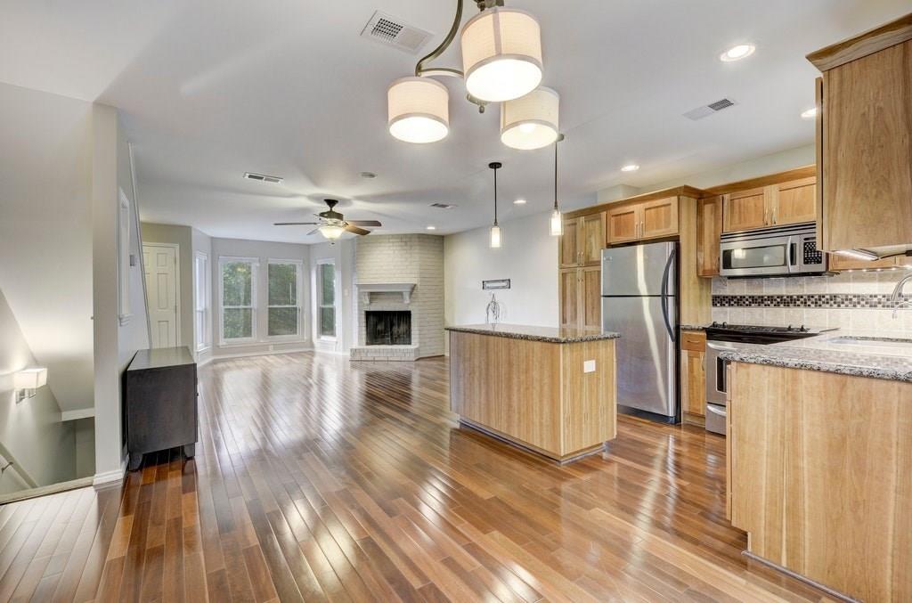 View 1200 Castle Hill St Unit #G in Castle Hill Condo 1200 Castle Hill St Unit #G - front exterior - Luxury home in Castle Hill Condo, Austin, TX