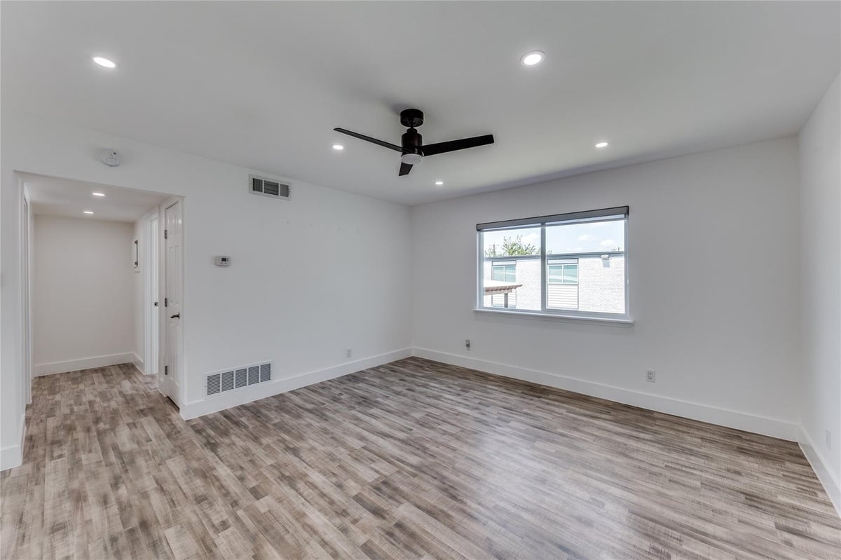 View 1200 E 52nd St Unit #208 in C D N Add 02 1200 E 52nd St Unit #208 - front exterior - Luxury home in C D N Add 02, Austin, TX