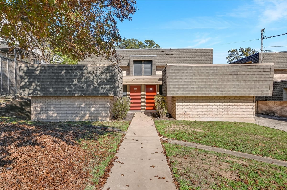 View 1200 Fairmount Ave in Travis Heights 1200 Fairmount Ave - front exterior - Luxury home in Travis Heights, Austin, TX