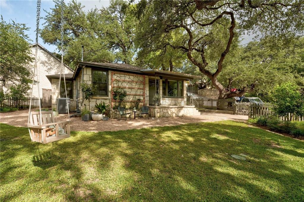 View 1200 Kenwood Ave in Hurst Mary 1200 Kenwood Ave - front exterior - Luxury home in Hurst Mary, Austin, TX