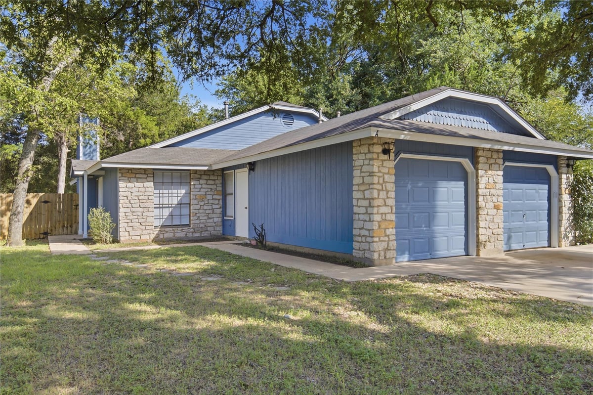 12007 Commonwealth WAY Unit #A & B - front exterior - Luxury home in Barrington Oaks Sec 12, Austin, TX