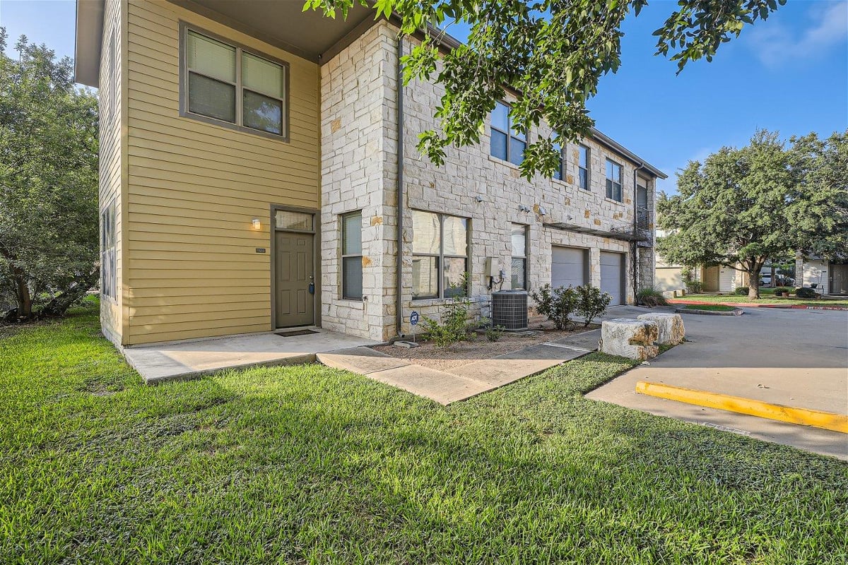 View 1201 Grove BLVD Unit #1404 in Boulevard A Condo Amd 1201 Grove BLVD Unit #1404 - property photo 1 - Luxury home in Boulevard A Condo Amd, Austin, TX