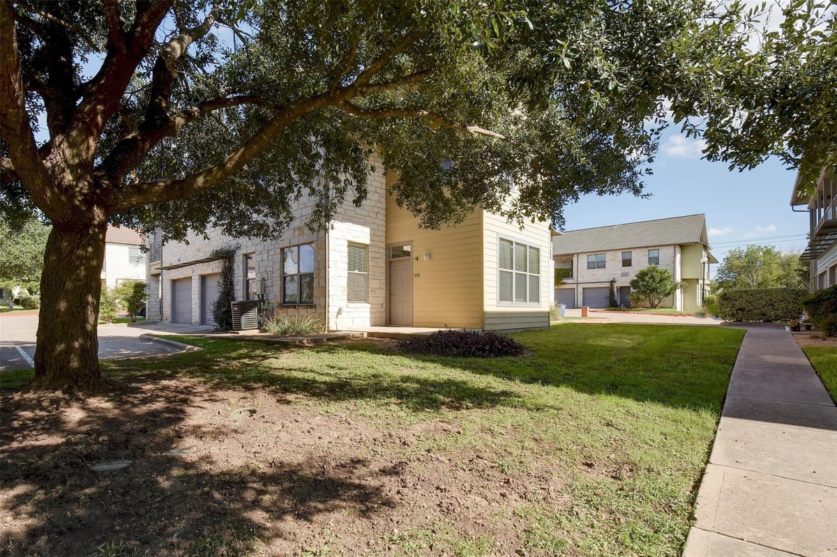 View 1201 GROVE Blvd Unit #201 in Boulevard A Condo Amd 1201 GROVE Blvd Unit #201 - front exterior - Luxury home in Boulevard A Condo Amd, Austin, TX