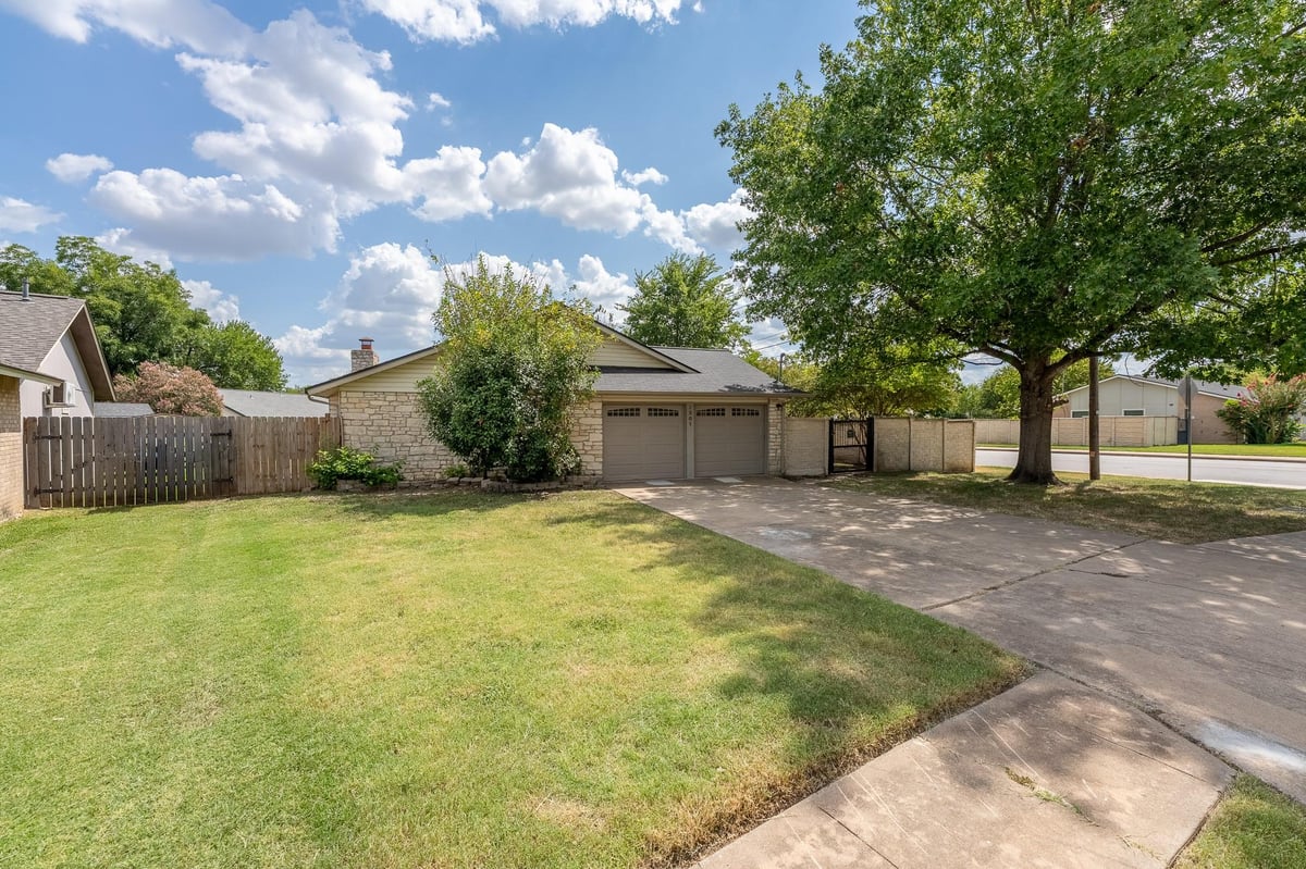 View 1201 Wayne DR in Mesa Ridge Sec 09 1201 Wayne DR - property photo 1 - Luxury home in Mesa Ridge Sec 09, Round Rock, TX