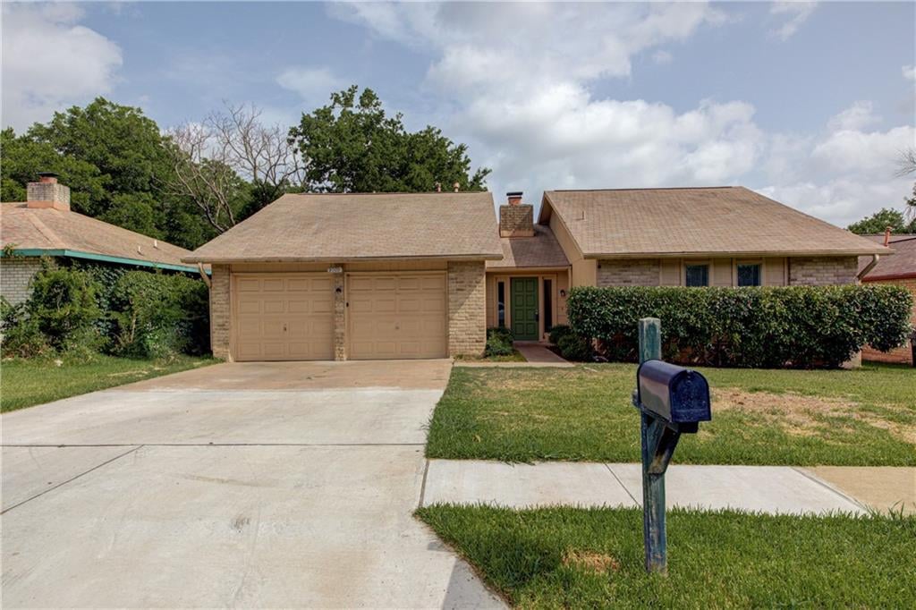 View 12012 Swallow Dr in Woodland Village Anderson Mill Sec 02 Ph 02 12012 Swallow Dr - front exterior - Luxury home in Woodland Village Anderson Mill Sec 02 Ph 02, Austin, TX