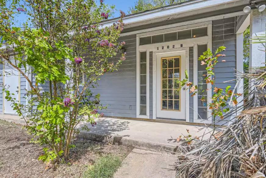 View 1202 Loma Unit #A in Sunnydale 1202 Loma Unit #A - front exterior - Luxury home in Sunnydale, Austin, TX