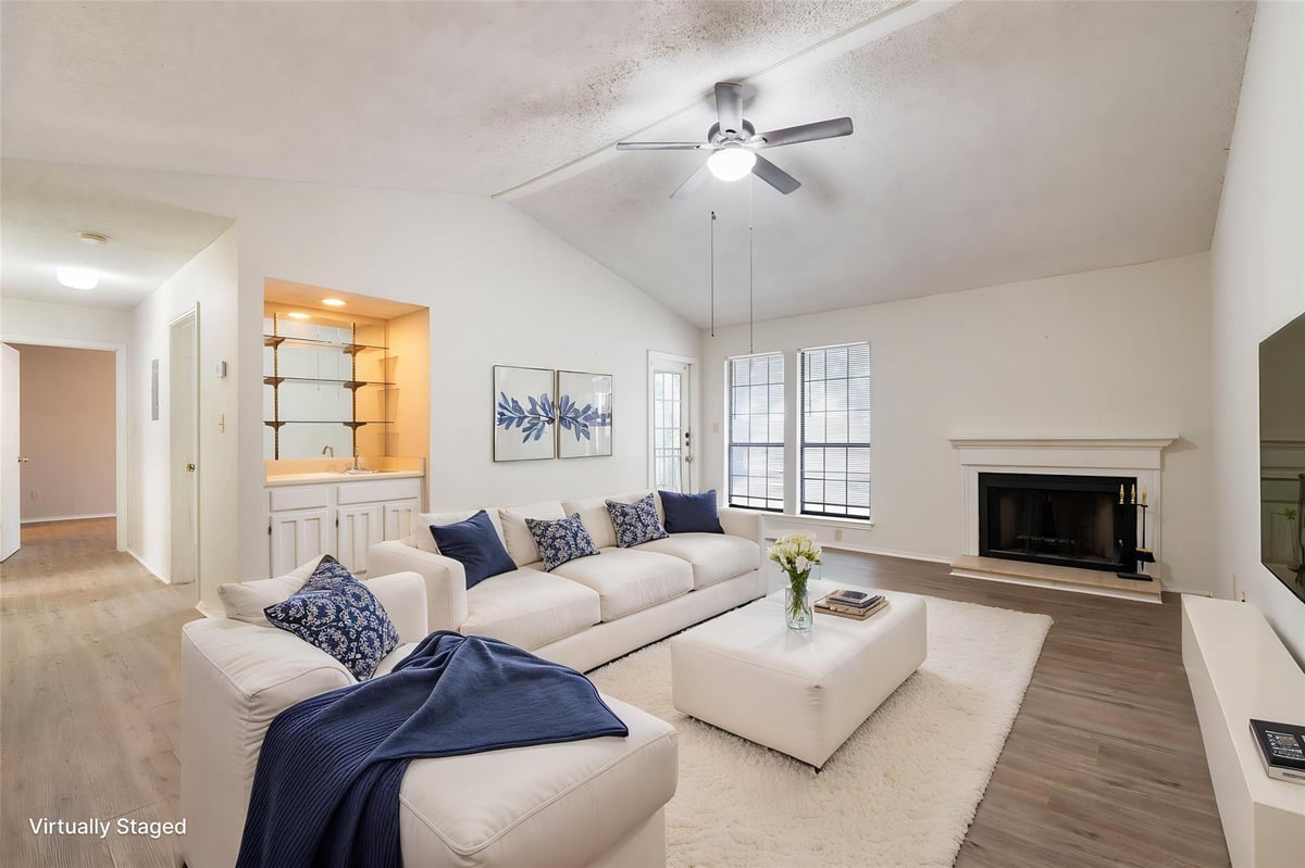 Living area at 1202 Thorpe Ln Unit #216 - 2 bed 2 bath home