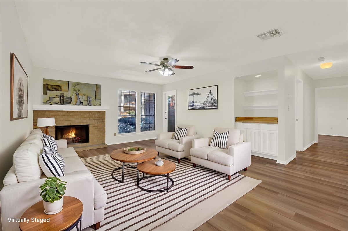 Living area at 1202 Thorpe Ln Unit #701 - 2 bed 2 bath home