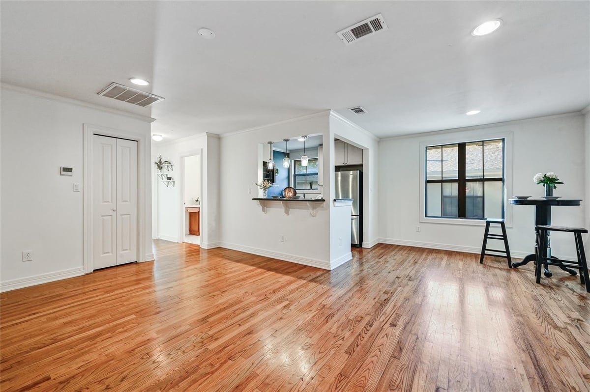 View 1204 Marshall LN Unit #5 in Clarksville Heights Condo 1204 Marshall LN Unit #5 - property photo 1 - Luxury home in Clarksville Heights Condo, Austin, TX