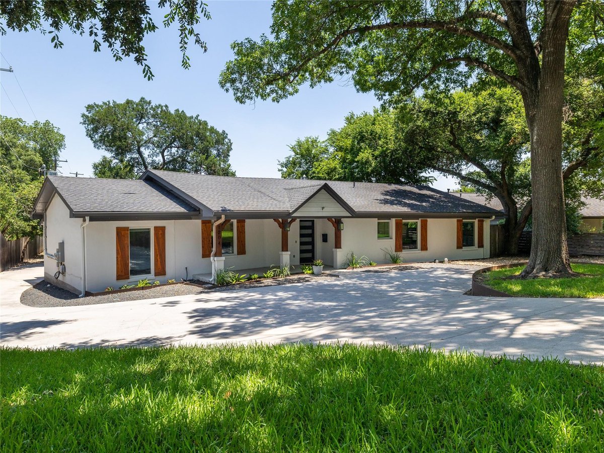 View 1204 W 29th St in Belmont 1204 W 29th St - front exterior - Luxury home in Belmont, Austin, TX