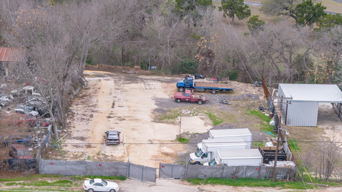 View 12046 N Lamar Blvd in Austin 12046 N Lamar Blvd, photo 1 of 17, Austin, Austin, TX