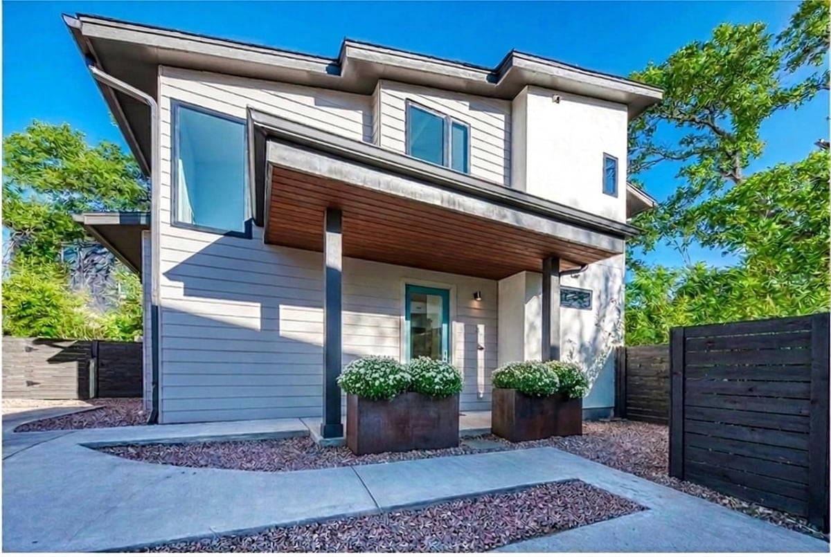 View 1205 Deloney ST Unit #B in CHERNOSKY NO 9 1205 Deloney ST Unit #B - property photo 1 - Luxury home in CHERNOSKY NO 9, Austin, TX