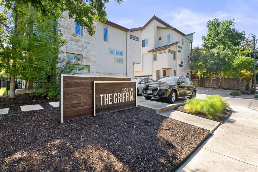 View 1205 Elm ST Unit #7 in Griffin Condo 1205 Elm ST Unit #7 - property photo 1 - Luxury home in Griffin Condo, Austin, TX