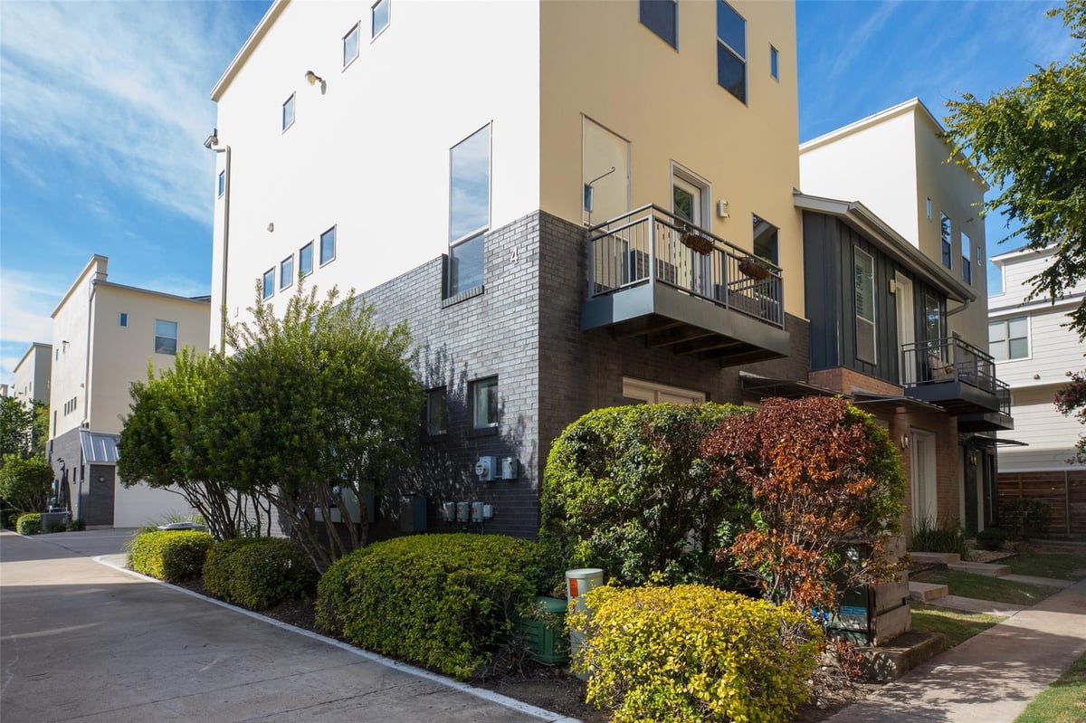 View 1205 Kinney Ave Unit #J in Kinney Lofts Condo Subdivision 1205 Kinney Ave Unit #J - front exterior - Luxury home in Kinney Lofts Condo Subdivision, Austin, TX