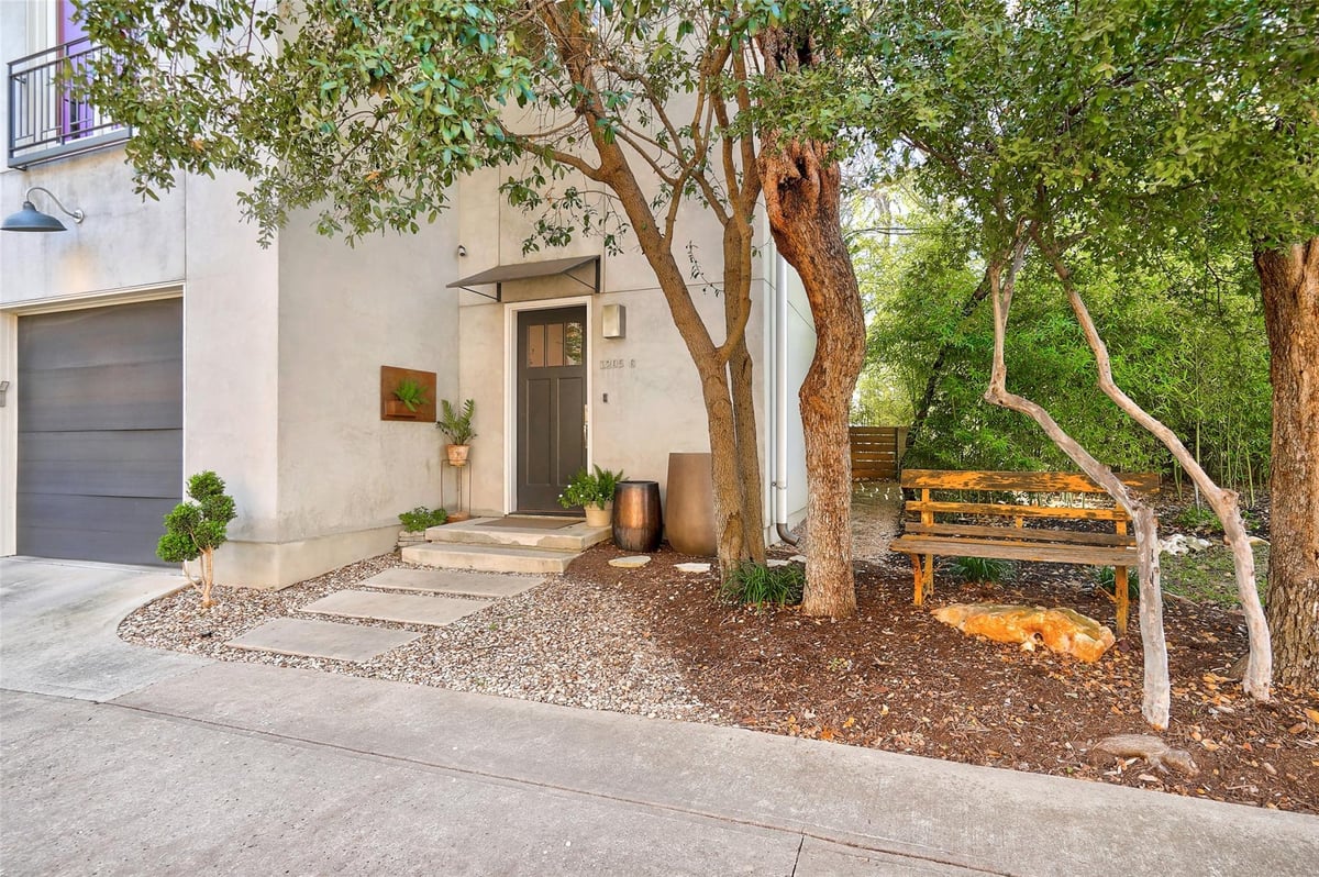 View 1205 Norwalk LN Unit #G in Quarry Oaks Condo 1205 Norwalk LN Unit #G - front exterior - Luxury home in Quarry Oaks Condo, Austin, TX