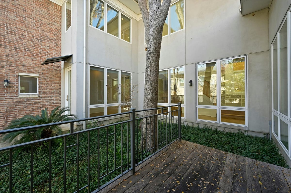 1205 Norwalk LN Unit #H - property photo 1 - Luxury home in Quarry Oaks Condo, Austin, TX