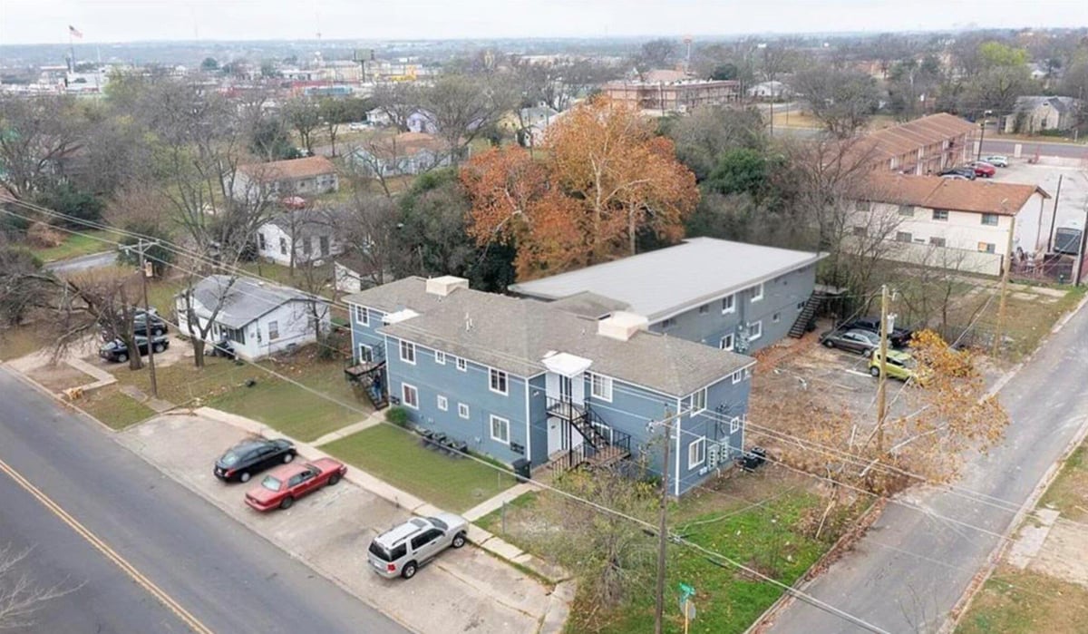 View 1207 N 10th ST in Cole 1207 N 10th ST - front exterior - Luxury home in Cole, Killeen, TX
