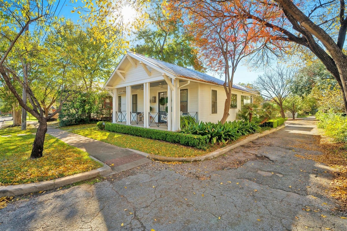 View 1207 W 10th St in MLS Area 1B 1207 W 10th St - property photo 1 - Luxury home in MLS Area 1B, Austin, TX