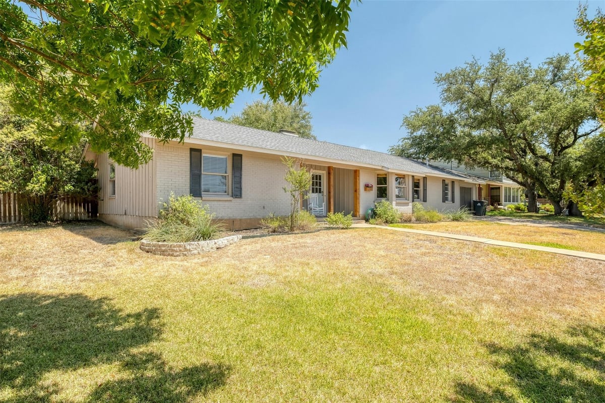 Primary bedroom at 1208 Country Club Rd - 3 bed 3 bath home