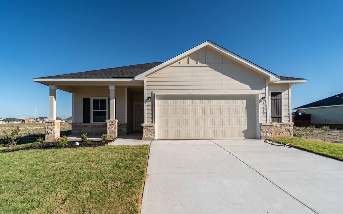 View 1208 Marvin Grv in Swenson Heights 1208 Marvin Grv - front exterior - Luxury home in Swenson Heights, Seguin, TX