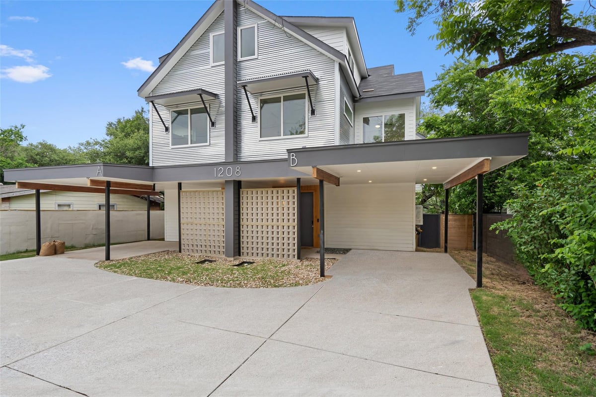View 1208 W Oltorf St Unit #B in Southwood 1208 W Oltorf St Unit #B - front exterior - Luxury home in Southwood, Austin, TX