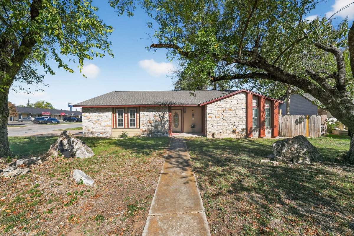 View 1209 Sagebrush Dr in Chisholm Valley Sec 05 1209 Sagebrush Dr - front exterior - Luxury home in Chisholm Valley Sec 05, Round Rock, TX