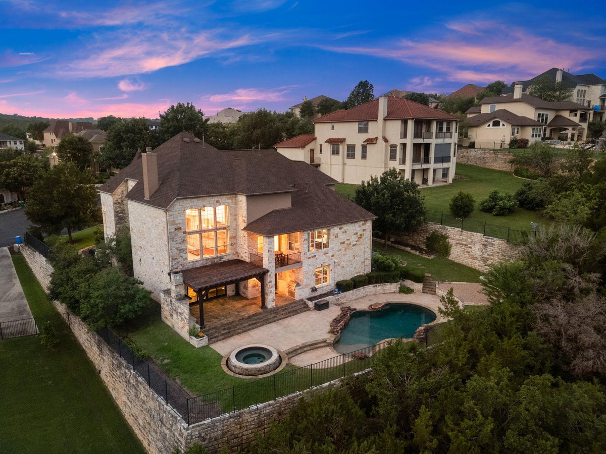View 121 Burgess LN in Ridge At Alta Vista 121 Burgess LN - front exterior - Luxury home in Ridge At Alta Vista, Austin, TX