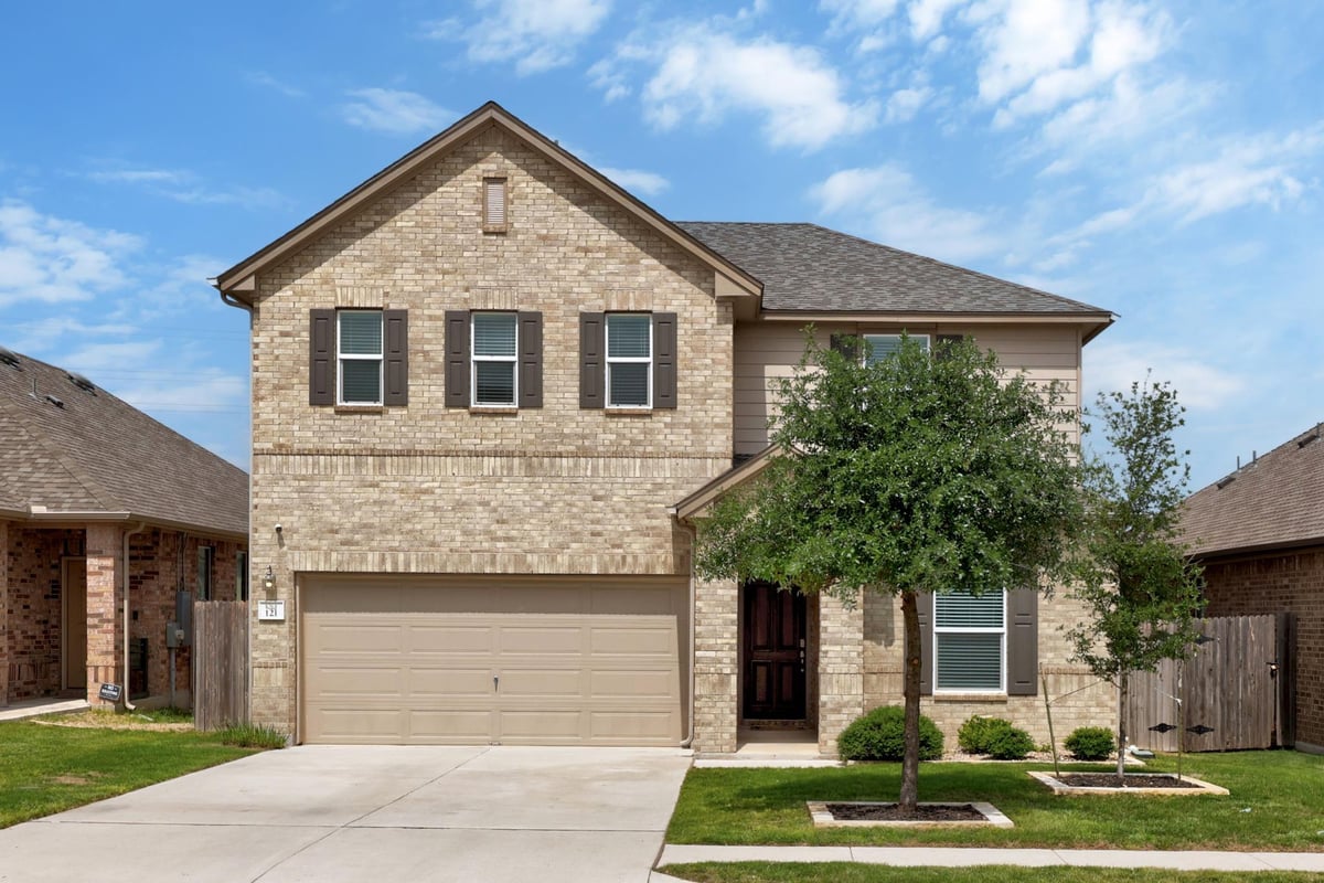 View 121 Kulmbacher DR in Willow Trace 121 Kulmbacher DR - property photo 1 - Luxury home in Willow Trace, Austin, TX