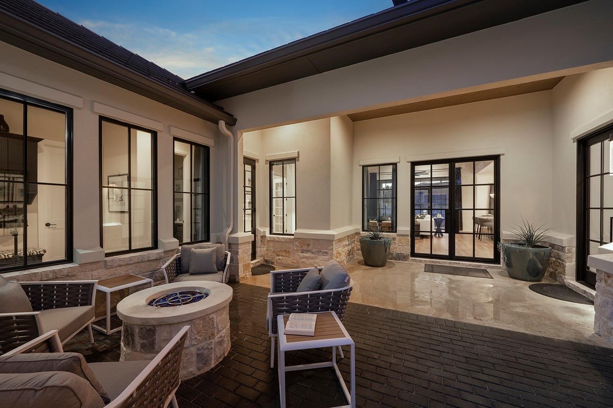 Living area at 121 La Ventana Dr - 4 bed 4 bath home