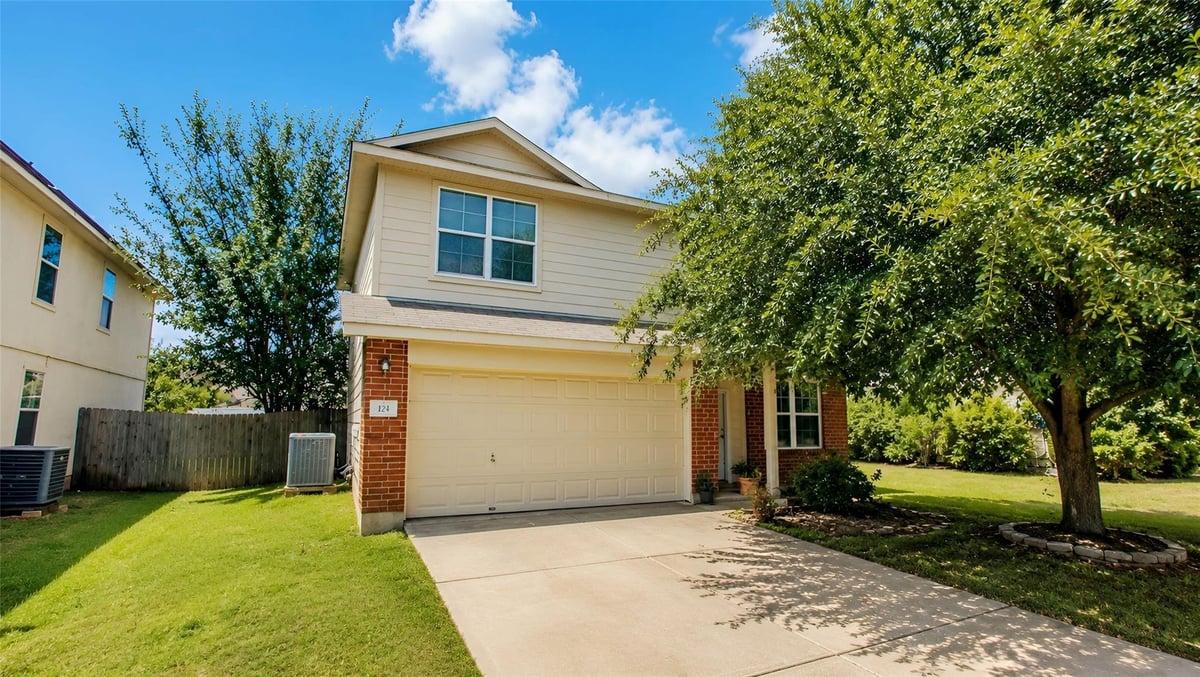 View 121 Wegstrom ST in Hutto Parke 121 Wegstrom ST - property photo 1 - Luxury home in Hutto Parke, Hutto, TX