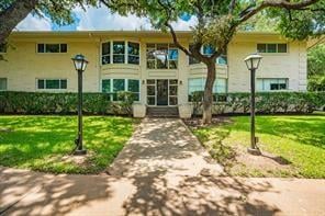 View 1210 Windsor Rd Unit #103 in Windsor Oaks Condo Amd 1210 Windsor Rd Unit #103 - front exterior - Luxury home in Windsor Oaks Condo Amd, Austin, TX