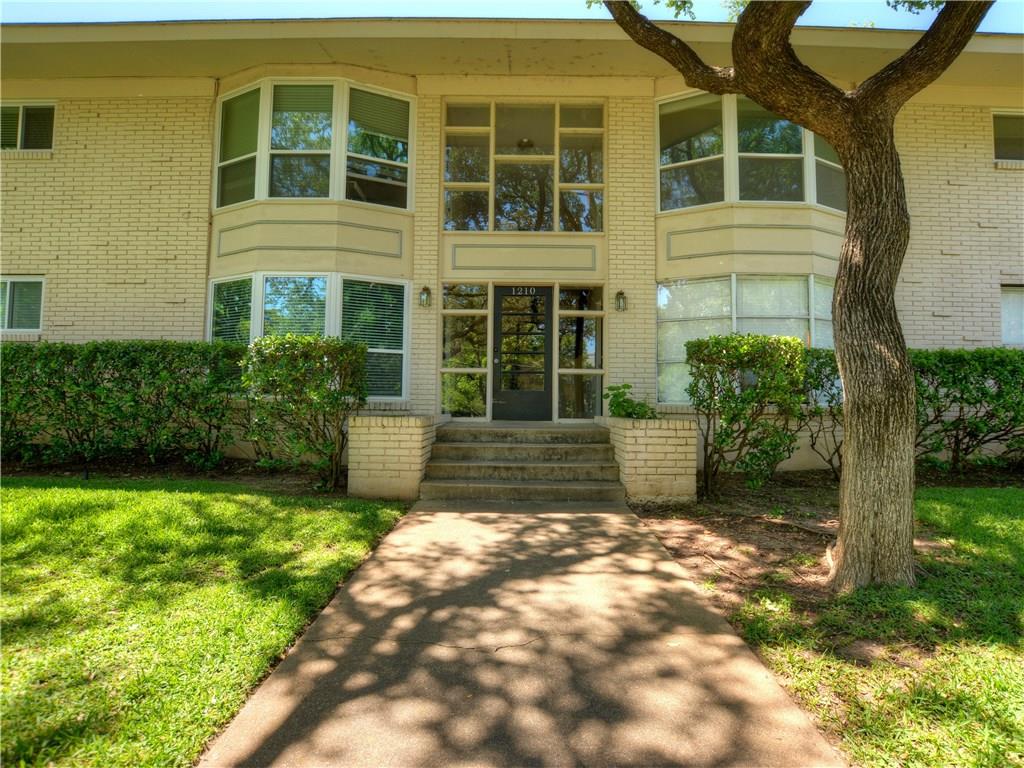1210 Windsor RD Unit #110 - front exterior - Luxury home in Windsor Oaks Condo Amd, Austin, TX