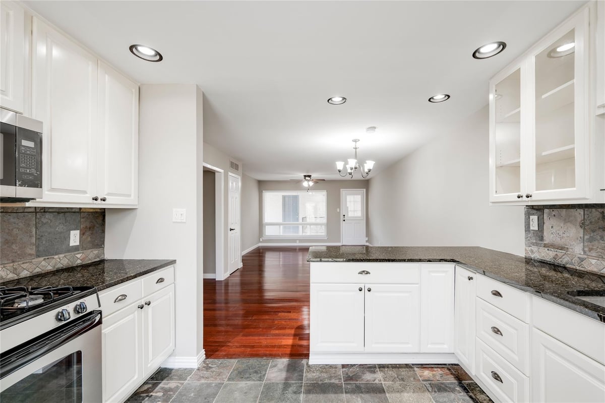1210 Windsor RD Unit #207 - property photo 1 - Luxury home in Windsor Oaks Condo Amd, Austin, TX