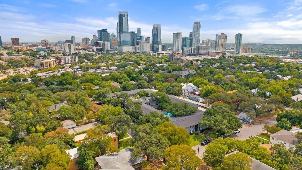 View 1210 Windsor RD Unit #209 in Windsor Oaks Condo Amd 1210 Windsor RD Unit #209 - property photo 1 - Luxury home in Windsor Oaks Condo Amd, Austin, TX