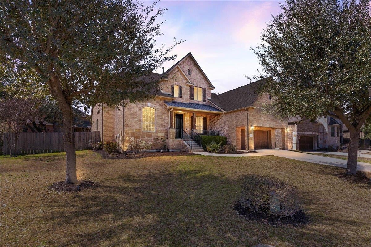 12101 Labrador Bay CT - front exterior - Luxury home in River Dance Ph 7-B, Austin, TX
