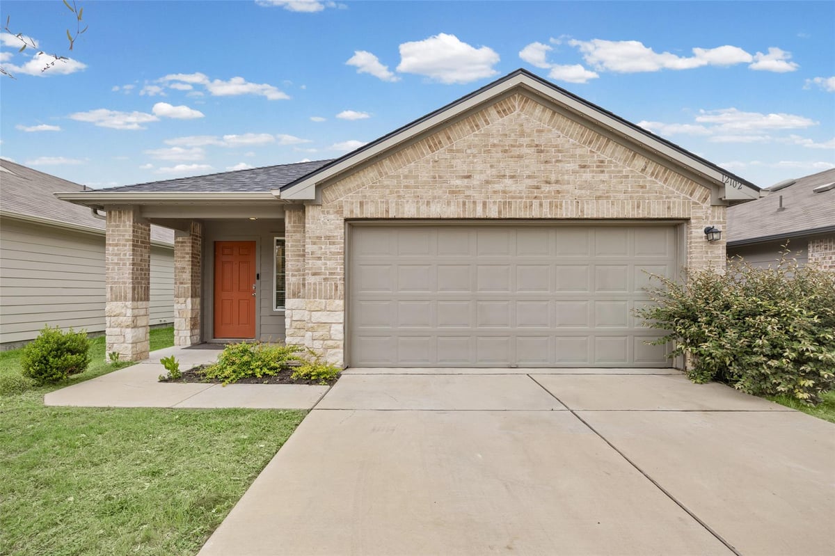 View 12102 Arkose ST in Stonewater North Ph 3 12102 Arkose ST - front exterior - Luxury home in Stonewater North Ph 3, Manor, TX