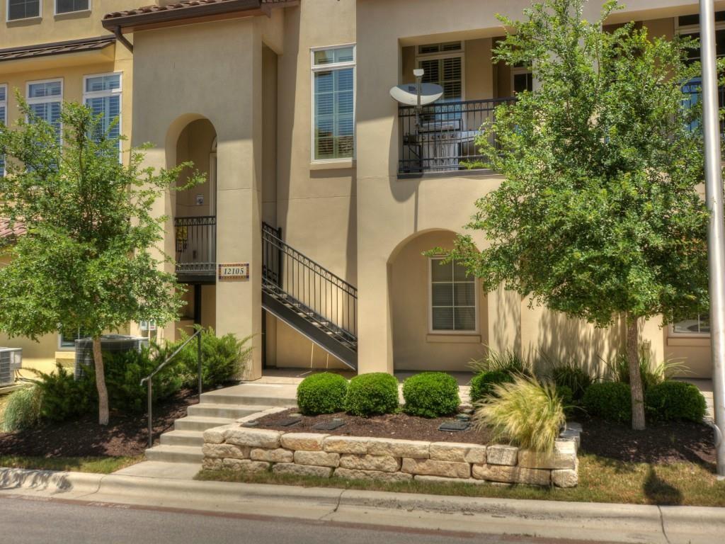 Living area at 12105 Terraza Cir Unit #67 - 3 bed 3 bath home