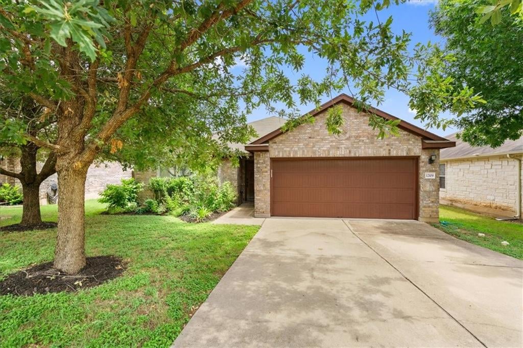 View 12109 Eruzione Dr in Rancho Alto Ph 02 12109 Eruzione Dr - front exterior - Luxury home in Rancho Alto Ph 02, Austin, TX