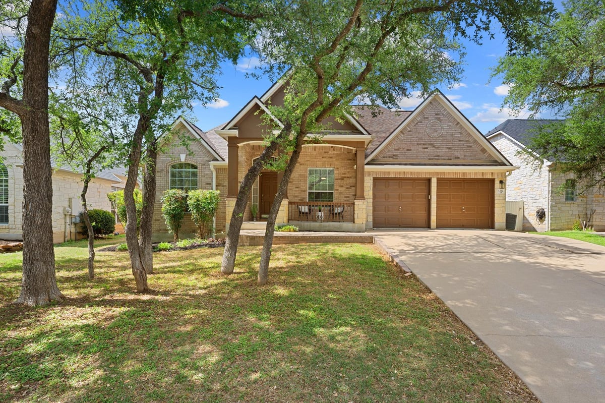 Living area at 1212 Grand Champion Dr - 4 bed 2 bath home