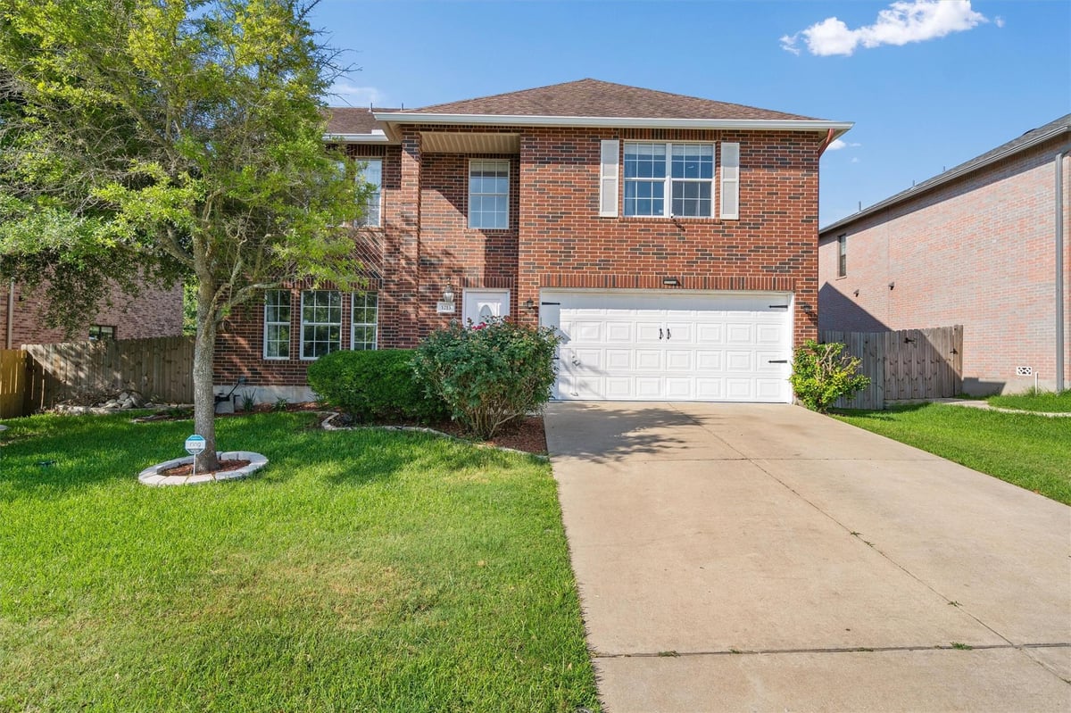 View 1213 Faber Dr in Springbrook Enclave 1213 Faber Dr - property photo 1 - Luxury home in Springbrook Enclave, Pflugerville, TX