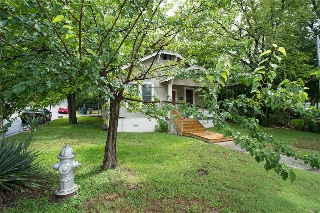 View 1214 W 8th ST in Division Z 1214 W 8th ST - property photo 1 - Luxury home in Division Z, Austin, TX