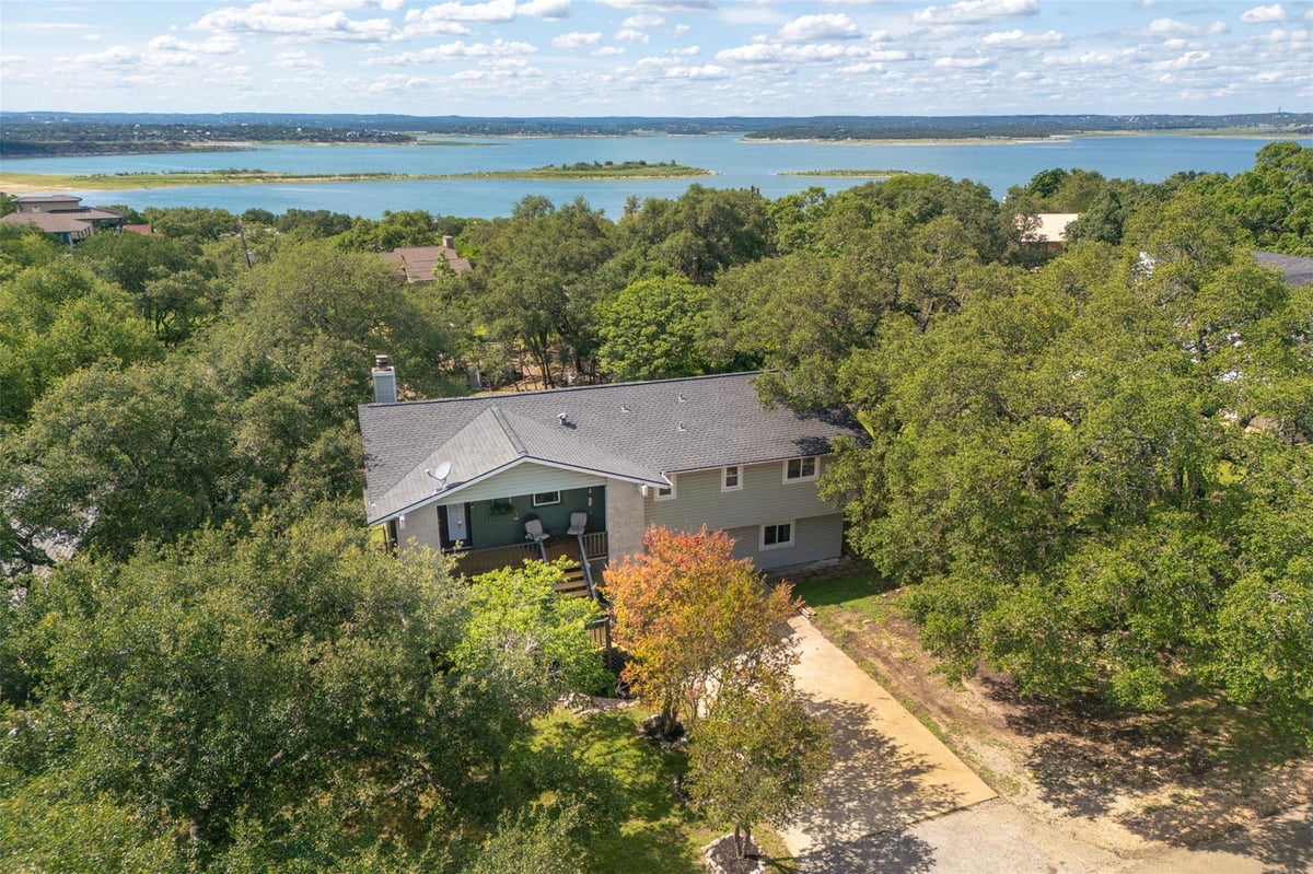 View 1215 Amanda DR in Canyon Lake Village West 3 1215 Amanda DR - front exterior - Luxury home in Canyon Lake Village West 3, Canyon Lake, TX
